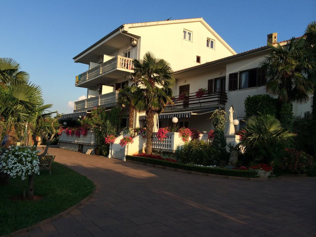 Guest House Katarina マリンスカ エクステリア 写真