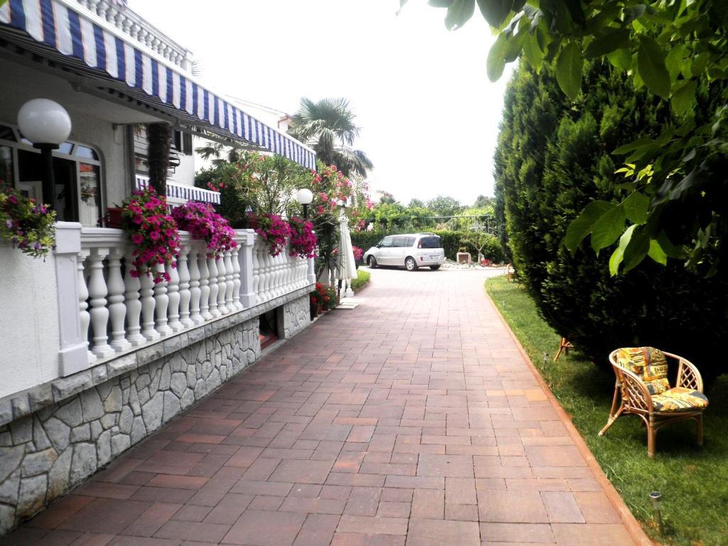 Guest House Katarina マリンスカ エクステリア 写真